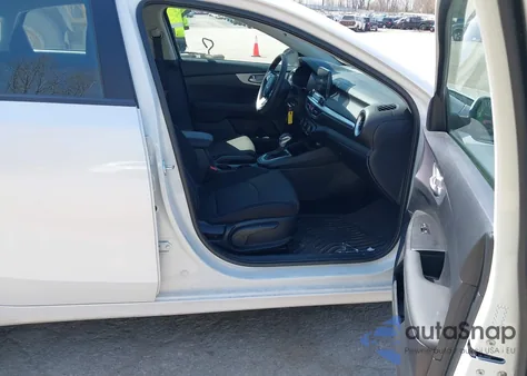 2024 Kia Forte Lxs из США, поврежденный, VIN 3KPF24AD6RE786274